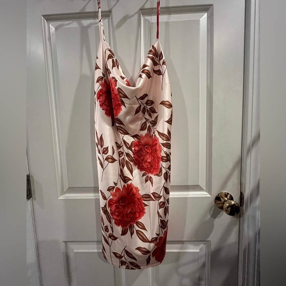 Red and cream floral short dress